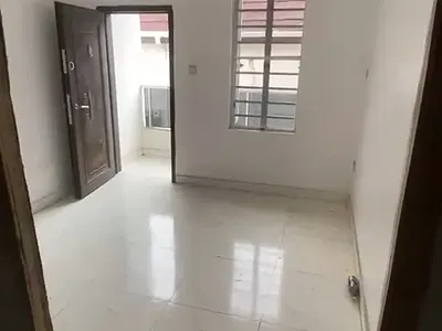 Spacious Mini Flat with Balcony Shared Apartment — Lekki, Lagos