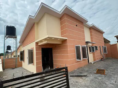 Modern 3 Bedroom House with 4 Bathrooms — Ibadan, Oyo