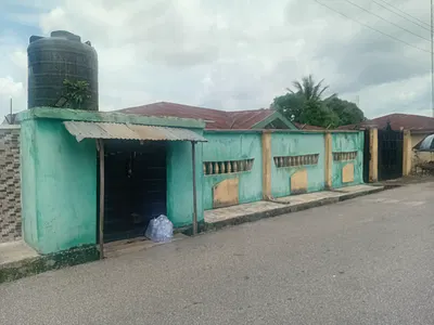 2 Units of 3 Bedroom Flats — Ogoluwa Back of Bovas Filling Station, Osogbo, Osun