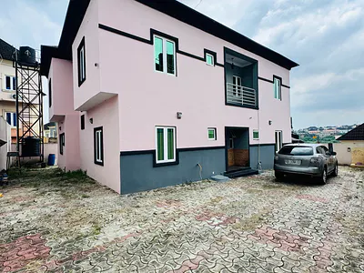 Spaciously Built 6 Bedroom Fully Detached Duplex — Magodo, Lagos