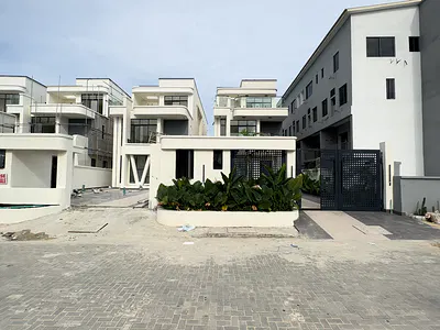 5 Bedroom Detached Duplex with Swimming Pool — Lekki, Lagos