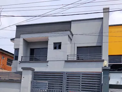 Spacious 3BR + 1RSQ Semi-Detached House — Bode Peters Street, Anthony, Maryland, Lagos