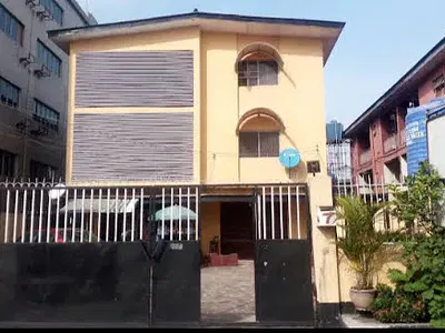 4 Rooms Open Plan Office Space. Front, Ground Floor in Clean Compound — Off Toyin Street, Ikeja, Lagos