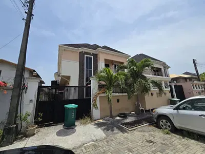 A Beautiful 5 Bedroom Detached Duplex with BQ — Bridgegate Estate, Agungi, Lekki, Lagos