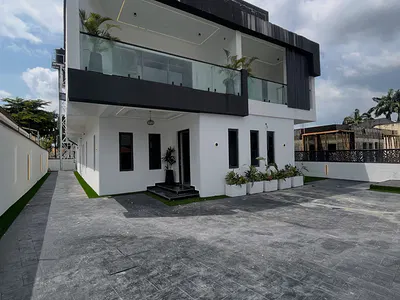 5 Bedroom Detached Duplex with Smart Home — Gwarinpa, Abuja