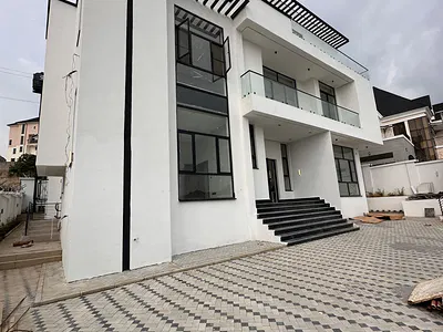 6 Bedroom Detached Duplex with Swimming Pool — Fha, Guzape District, Abuja
