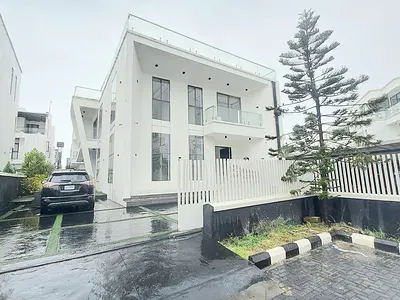 Beautifully Designed 6 Bedroom Detached with a BQ, Pool & Cinema — Osapa, Lekki, Lagos