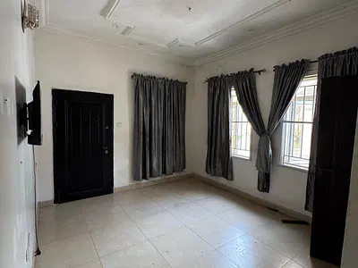 Self Contain — Bera Estate, Chevron, Lekki Expressway, Lekki, Lagos