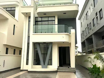 5 Bedroom Detached Duplex with Swimming Pool — Lekki, Lagos