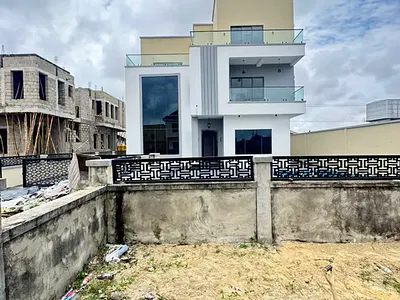 Luxury 5 Bedroom Fully Detached Duplex BQ, Swimming Pool, Gym — Luxury 5 Bedroom Duplex with BQ, Swimming Pool, Gym in Chevron, Lekki, Lagos