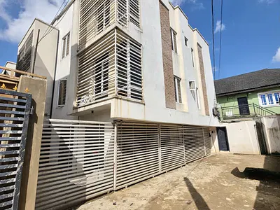 3-Bedroom Flat in a Serene Neighbourhood. — Maryland, Lagos
