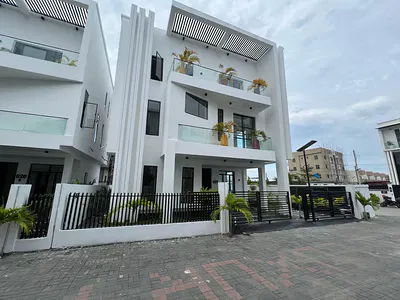 Luxury 5 Bedroom Detached Duplex with Swimming Pool & Boy's Quarter — Lekki, Lagos