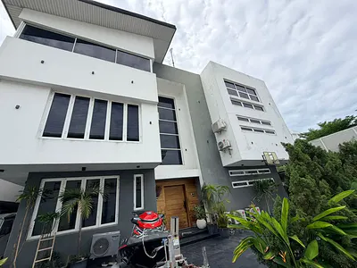 Architectural Masterpiece Serviced 5- Bedrooom Semi -Detached House with BQ — Ikoyi, Lagos