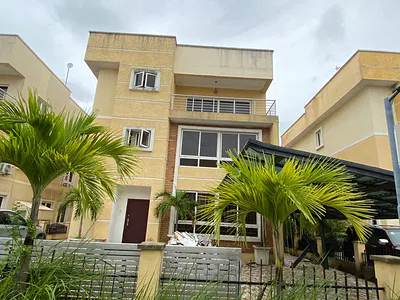 Spacious 6 Bedroom Luxury Detached Duplex 24/7 Light — Lekki, Lagos