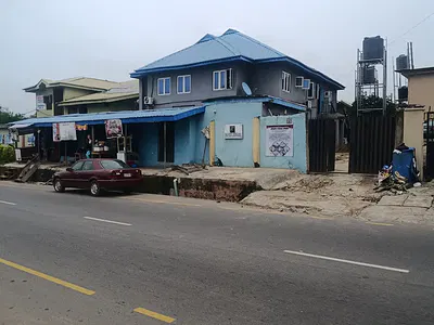 Commercial 2 Bedroom Flat in a 4 Flat — Facing Ashi Bodija Main Road, New Bodija, Ibadan, Oyo