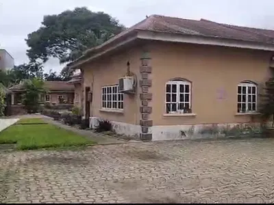 Luxury 4-Bedroom Bungalow with Swimming Pool & Basketball Court — Oduduwa Crescent, Ikeja GRA, Ikeja, Lagos