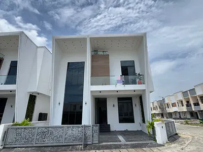 5 Bedroom Luxury Newly Built Fully Detached Smart House with BQ & Pool — Lekki, Lagos