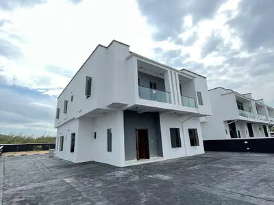 Brand New 5 Bedroom Detached Smart House in a Large Compound Space &BQ — Lekki, Lagos
