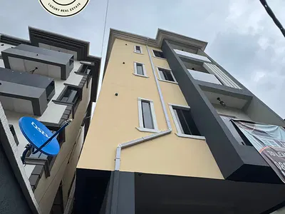 Beautiful Super Spacious 2 Bedroom Apartment in a Good Neighborhood. — Surulere, Lagos