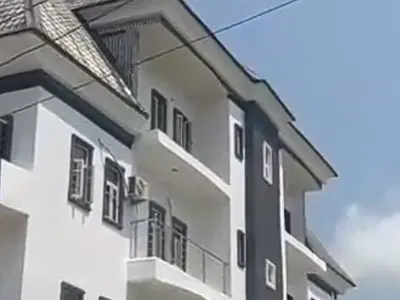 Distress 6 Units of 2 Bedroom Flat 2 Unit of Mini Flats — Ajah, Lagos