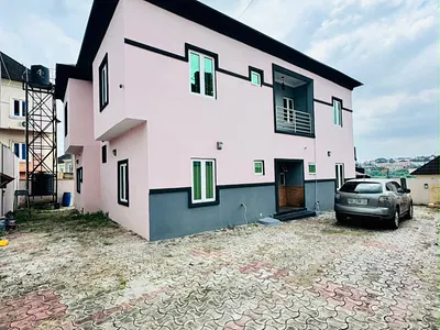 6 Bedroom Fully Detached Duplex with BQ — Magodo Phase 1, Magodo, Lagos