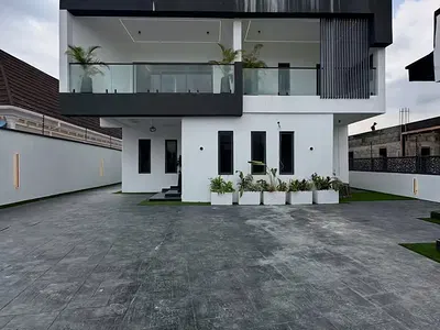 Exquisitely Built 5 Bedroom Detached Duplex + BQ with Smart Features — Gwarinpa, Abuja