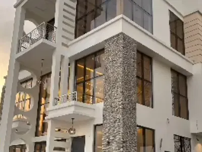 Brand New Luxury 5 Bedroom Fully Detached Duplex — Lekki, Lagos
