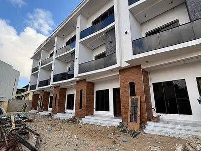 4 Bedroom Apartment — Off Road, Lekki Phase 1, Lekki, Lagos