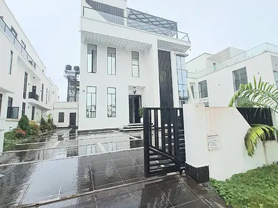 6 Bedroom Fully Detached Duplex House — Lekki, Lagos