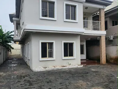 Spacious 5 Bedroom Detached House with BQ — Lekki, Lagos