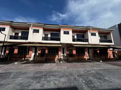 Spacious 4 Bedroom Terraced House with a Room BQ — Lekki, Lagos