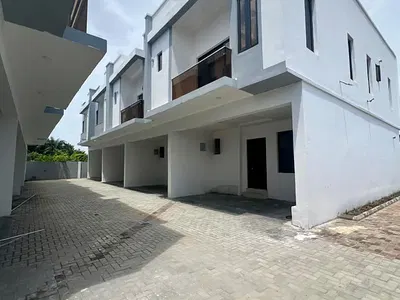 4 Bedroom Terraced House with Swimming Pool — Ajah, Lagos