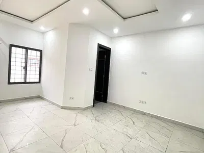 *brand New 5 Bed Luxury Smart Home Wit — Lekki, Lagos