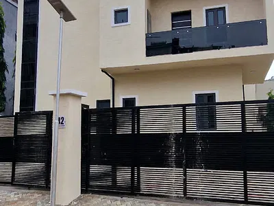 Luxury and Smart 3 Bedroom Apartment — Guzape District, Abuja