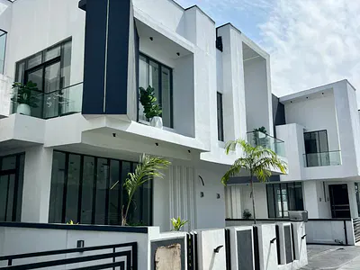 5 Bedroom Detached House — Chevron, Lekki, Lagos