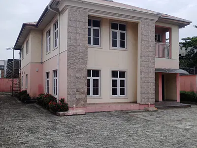 6 Bedroom Fully Detached Duplex — Lekki, Lagos