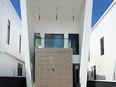 Luxury & Spacious 5 Bedroom Detached Duplex with Pool — Lekki, Lagos