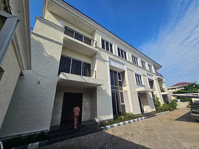 4 Bedroom Terraced House — Ikoyi, Lagos