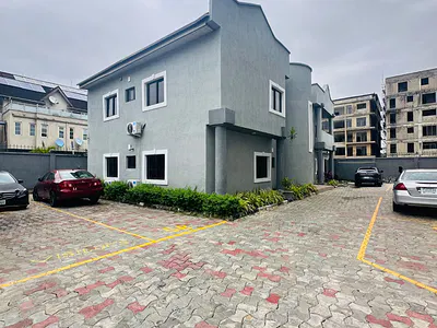 Spacious 3 Bedroom Apartment with Swimming Pool, Gym and Playground — Lekki Phase 1, Lekki, Lagos