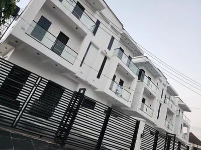 5 Bed Room Semi Detached Duplex — Lekki, Lagos
