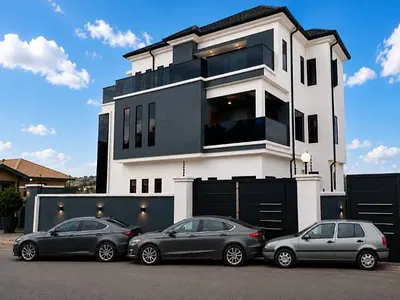 5 Bedroom Detached Duplex All Room Ensuite 2 Rooms BQS and Roof-Top — Ojodu, Lagos
