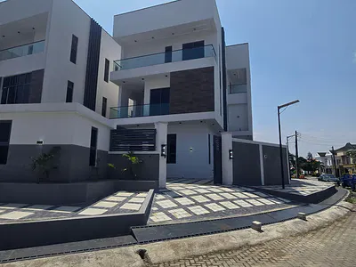 5 Bedroom Fully Detached Duplex — Lekki Phase 1, Lekki, Lagos