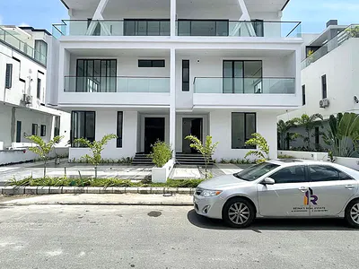 Beautiful 5 Bedroom House — Cowrie Creek, Ikate, Lekki, Lagos