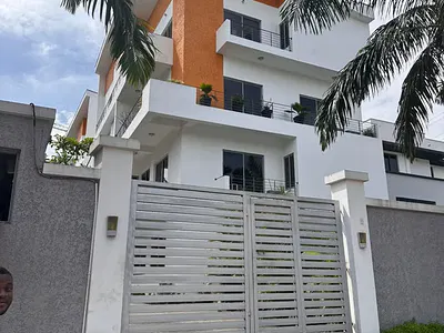 Luxury Waterview 4 Bedroom Maisonette with BQ — Ikoyi, Lagos