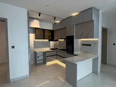 Modern Apartment with En-Suite Bedrooms and Fitted Kitchen — Lekki Phase 1, Lekki, Lagos