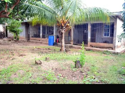 3 Bedroom Bungalow + 4 Unit Uncompleted 1 Bedroom Flats Negotiable — Oworo Estate, Lokoja, Kogi
