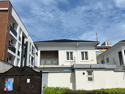 Luxury 5 Bedroom Fully Detached Duplex with BQ and Swimming Pool — Lekki, Lagos