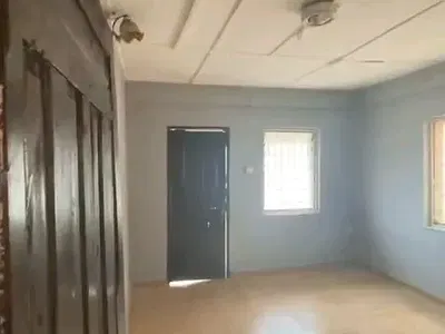 Neatly Used, Spacious and Standard *3 Bedroom Flat* — Fadeyi, Shomolu, Lagos