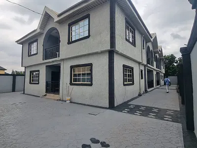 Block of 8 Flats Apartment Units — Off Magboro Makogi Road, Magboro, Ogun