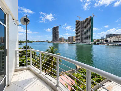 Waterfront 4 Bedroom Maisonette Penthouse — Ikoyi, Lagos
